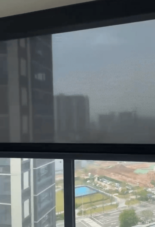 防風捲簾